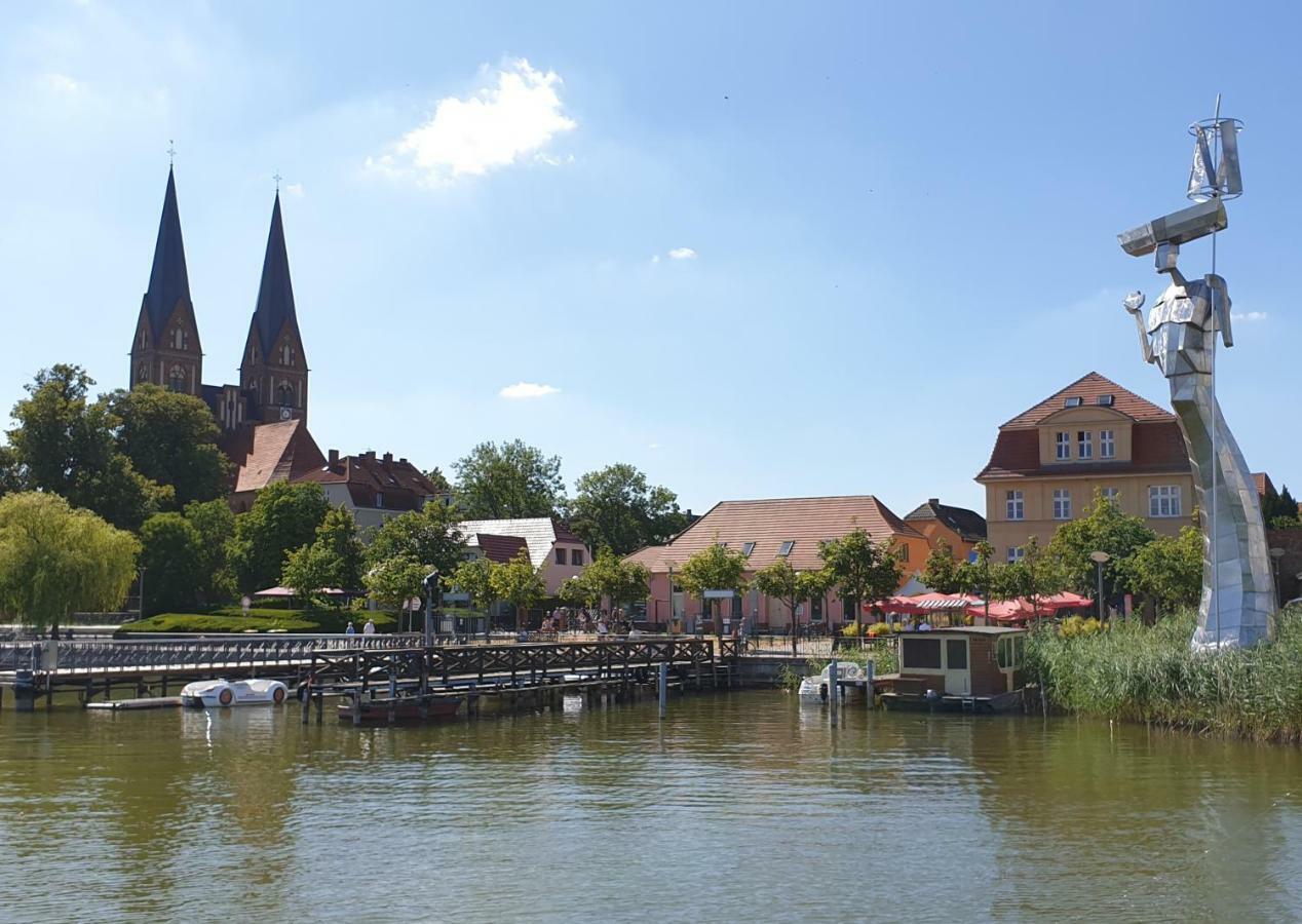 Travel Art Boardinghouse Aparthotel Neuruppin Exterior photo